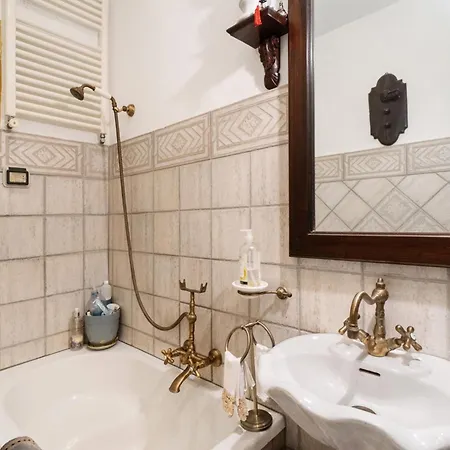Royal فندق مبيت وإفطار 4*