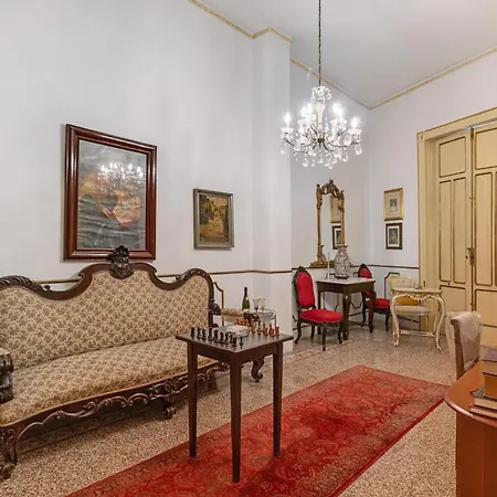 فندق مبيت وإفطار Royal ساليرنو